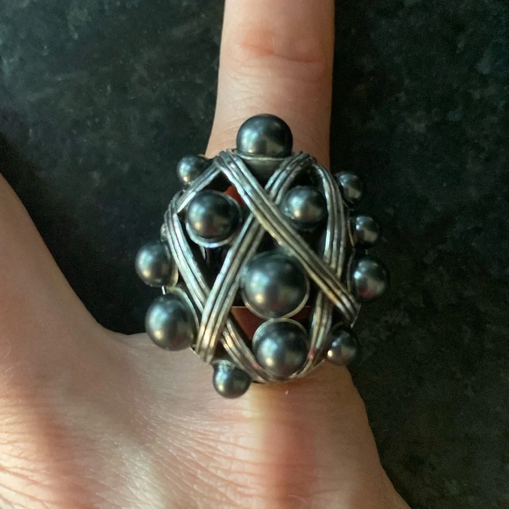 Brighton vintage Grateful black pearl and‎ silver dome ring